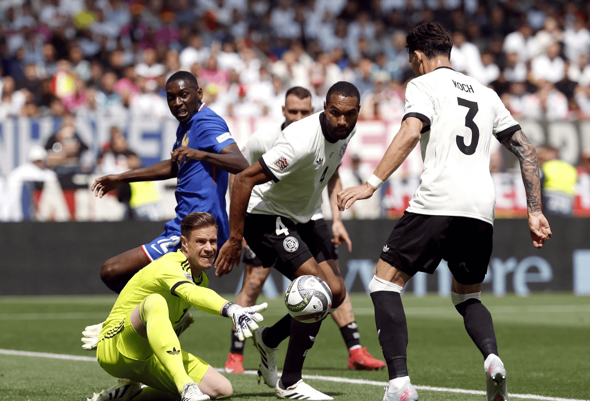 开云网站 -关于国际比赛日突围战来临，阿贾克斯围绕国王杯队长鼓劲，气氛紧张，训练强度明显提升的信息