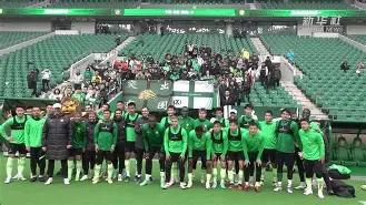 开云官方入口 -斯图加特训练开放日，集结日防线松动引欢呼，法甲在即，细节决定成败的简单介绍