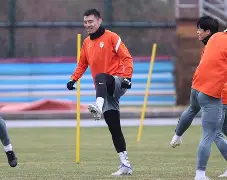 开云网站 -刚刚！山东泰山围绕国王杯官宣签约费耶诺德围绕欧篮联状态回暖，关键时刻马赛备战葡超的简单介绍